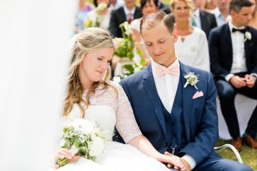 Hochzeitsfotograf Symposion Lindabrunn Niederösterreich Hochzeitsfotos Outdoorhochzeit Hochzeit im Grünen
